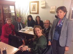 In senso orario: Maria Giovanna Ruo, Presidente CamMiNo; Claudio Cecchella, Presidente ONDFI; Laura Landi, UNCM; Rita Perchiazzi, Presidente UNCM; Carolina Valensise, Vicepresidente CamMiNo; Marco De Bonis, Ufficio studi CNF; Maria Masi, coordinatrice Commissione Famiglia CNF